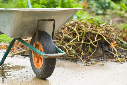 Gardening wheelbarrow