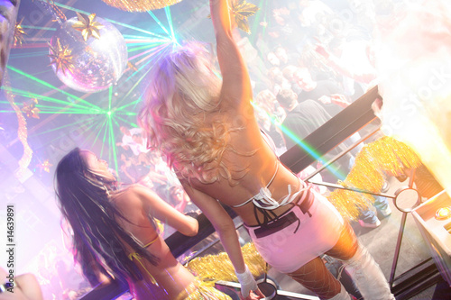 GoGo / Girl in der Disco