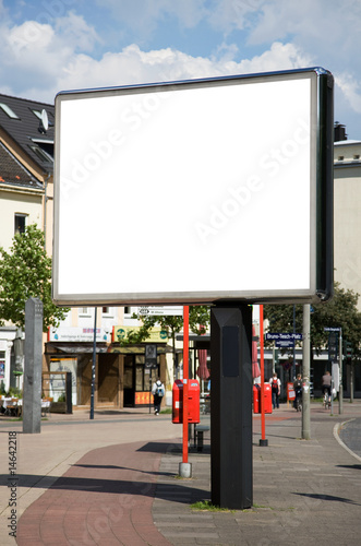 leere Plakatfläche in der Fußgängerzone photo