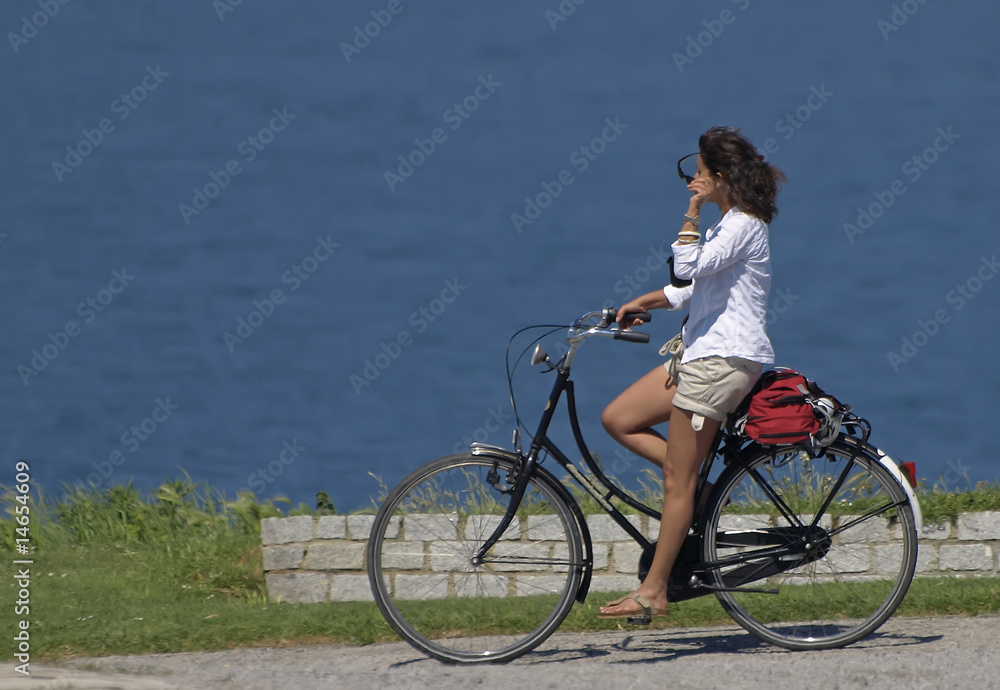 Fototapeta premium Chica en bicicleta