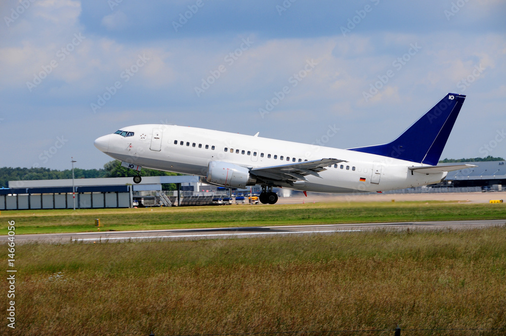 Düsenflugzeug am Start