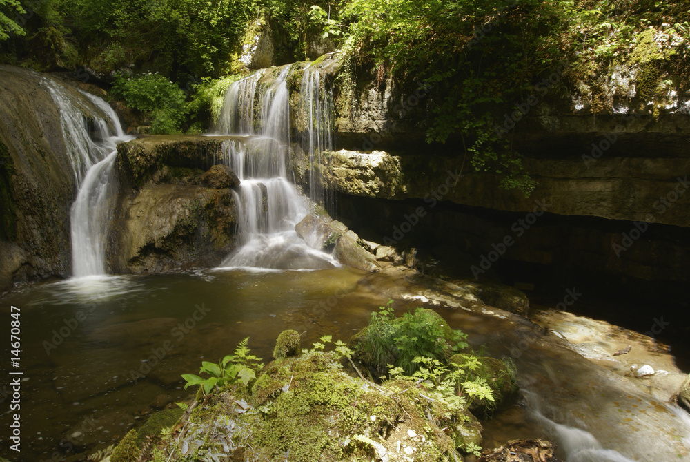 Fototapeta premium Wasserfälle der Twannschlucht, Twann, Bern,Schweiz