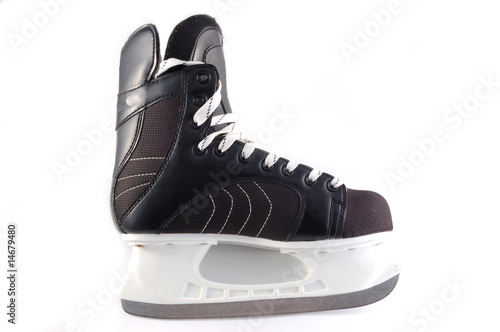 black hockeys skates