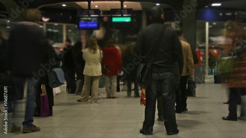 Wallpaper Mural People at the train station. Timelapse. Torontodigital.ca