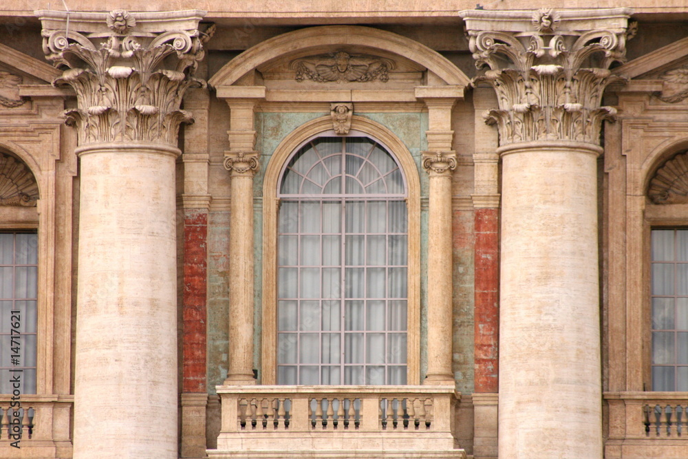 façade d'immeuble à rome