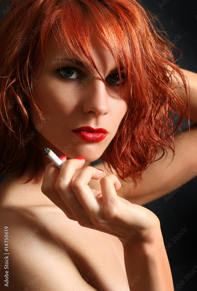 Fototapeta premium snoking cigarette
