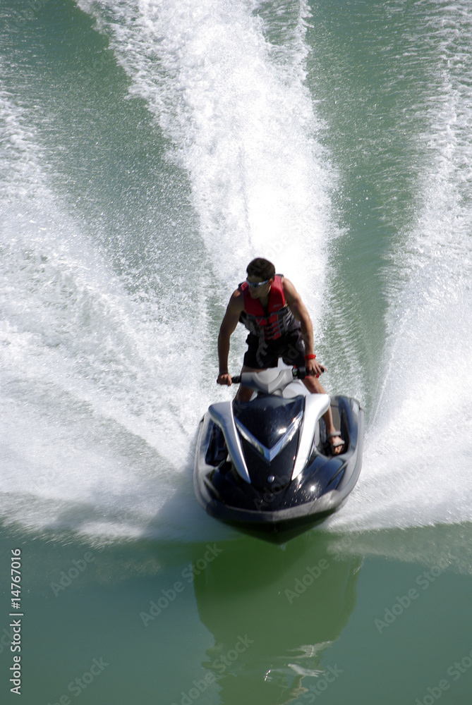 jet ski sur le rhone