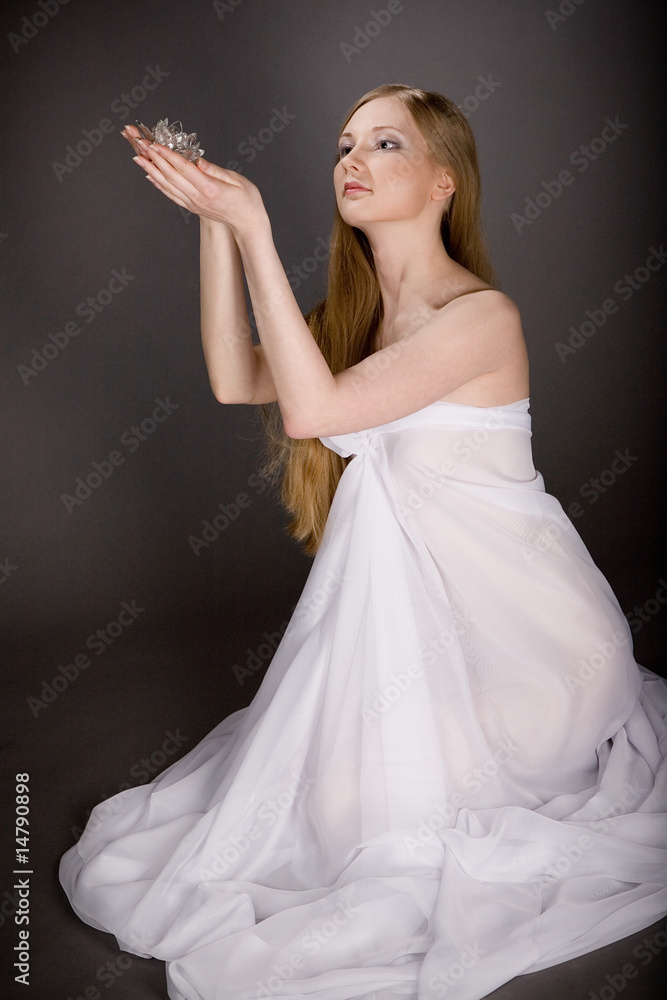 Naklejka premium lovely girl with crystal flower