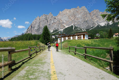 Quadro em tela Cortina d'Ampezzo. Pista ciclabile.