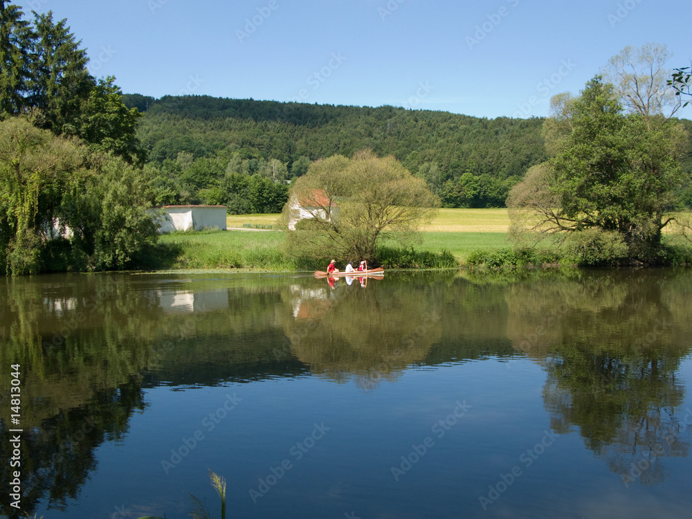 Fototapeta premium Kanufahrer im Naabtal