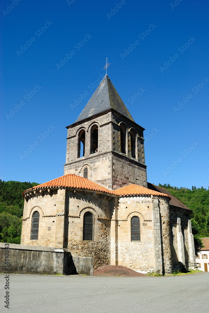 L'église romane de Montfermy