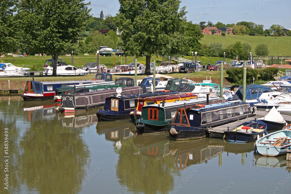 barges in Tewkesbury marina