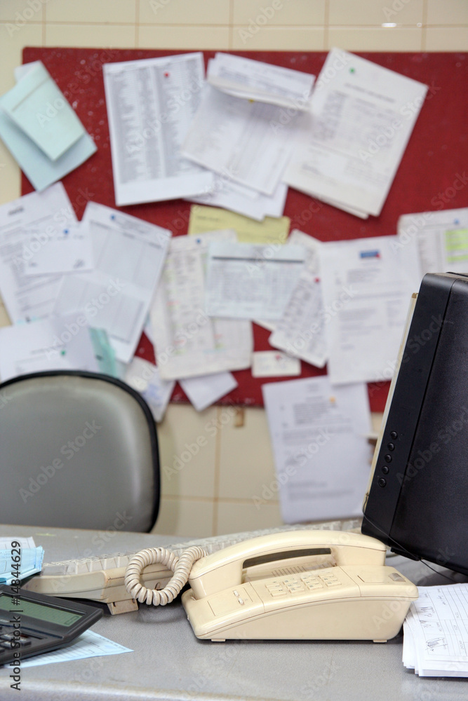 messy office table messy office table