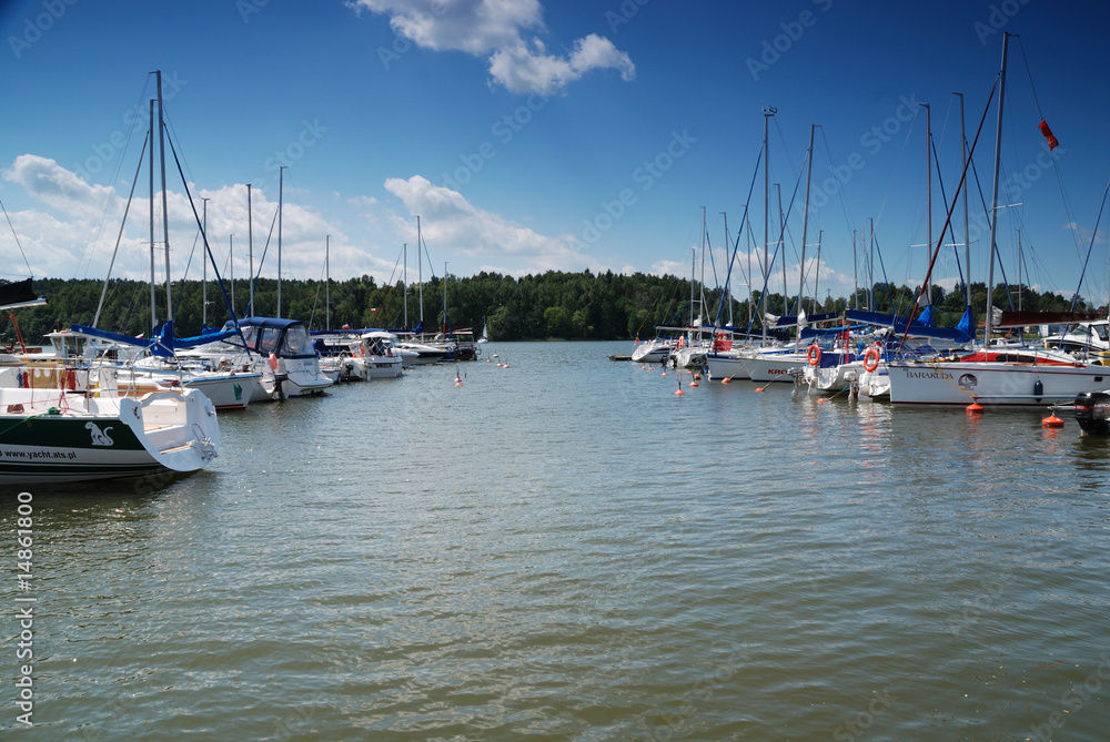 Obraz premium Sailboats in a lake