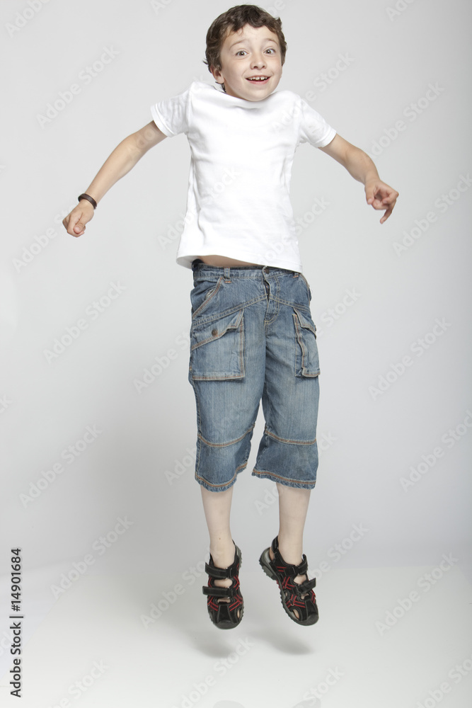 enfant sautant enfant sautant