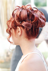 Handdoek met foto Kapsalon Elegant galakapsel met opgestoken krullen  © Zoja