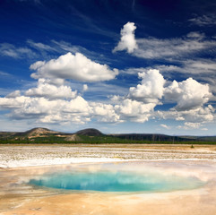Fotobehang Natuurpark Midway Geyser Basin in Yellowstone  © Gary