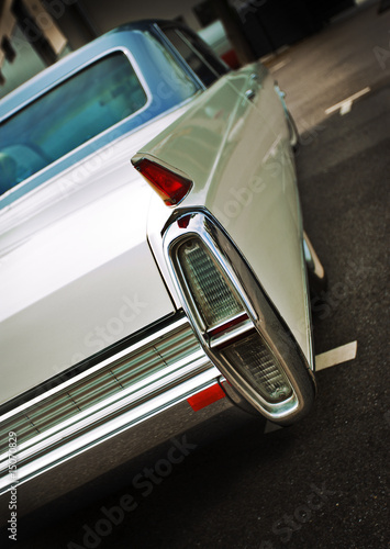 heckflossen amerikanische limousine aus den 60er jahren