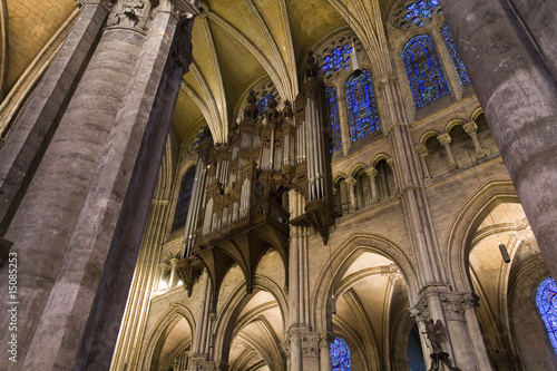 france; chartres; cathédrâle : intérieur