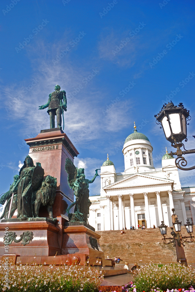 Obraz premium II. Alexander and the Tuomiokirrko Cathedral, Helsinki, Finland