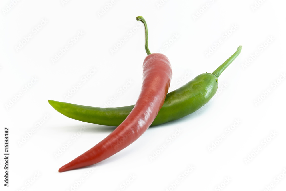 Chili rot und grün übereinanderliegend Chili rot und grün übereinanderliegend