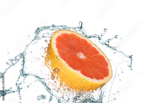 Fototapeta Naklejka Na Ścianę i Meble -  Grapefruit unter der Dusche