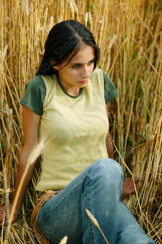 Girl in corm field © ecobo