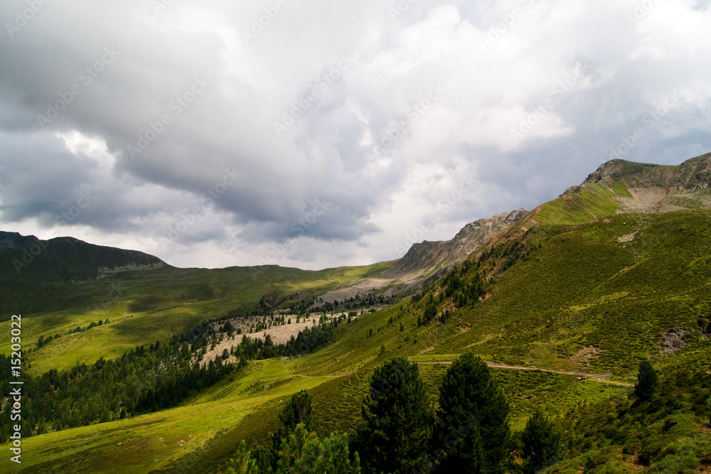 Wolkenbildung in den südtiroler Alpen