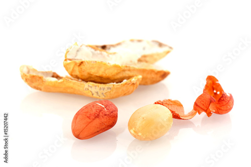 Peeled peanuts