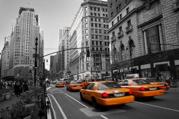 Sierkussen New York taxi Gele taxi's rijden door Manhattan  © Janis Lacis