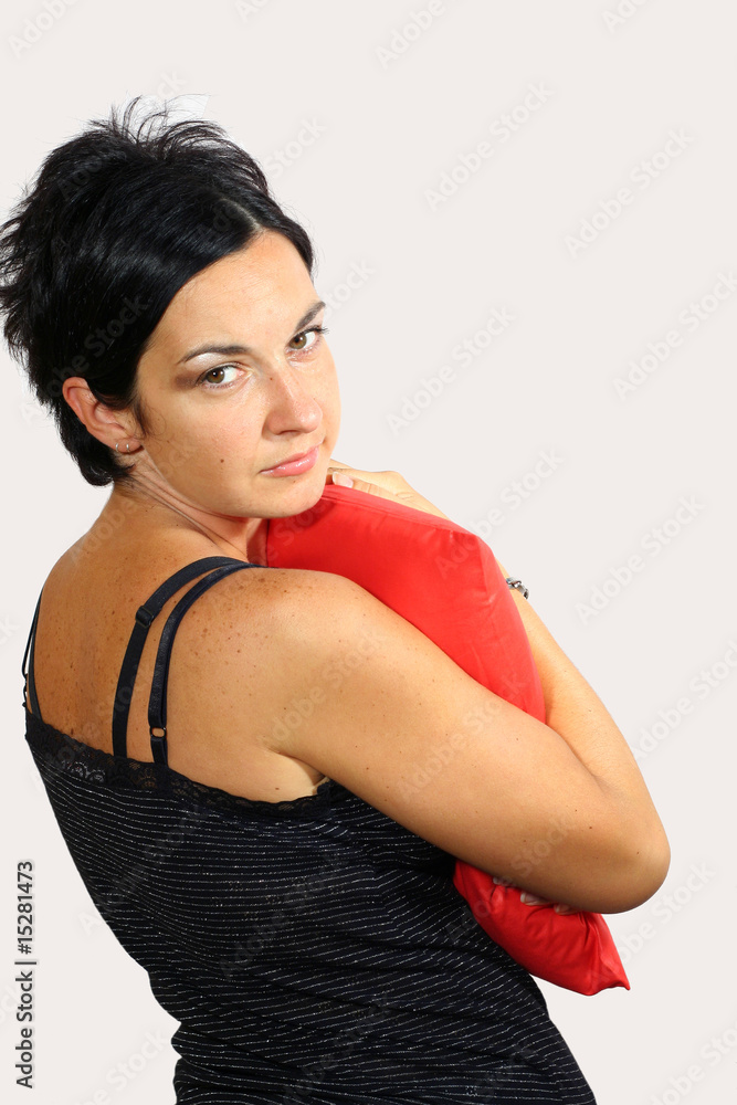 ragazza con cuscino ragazza con cuscino