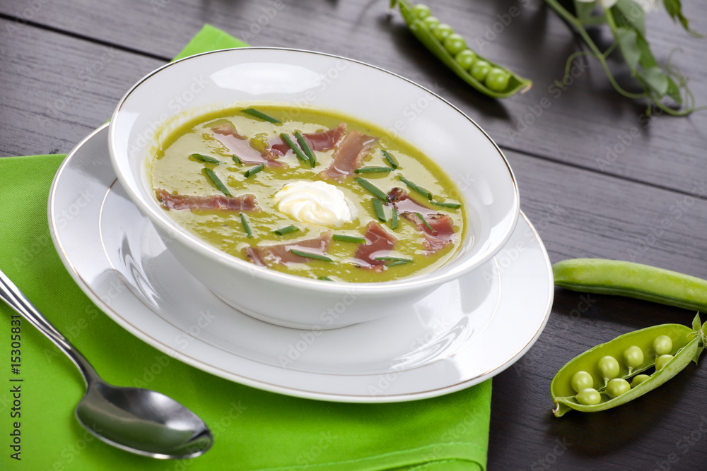 Pea soup with prosciutto Pea soup with prosciutto