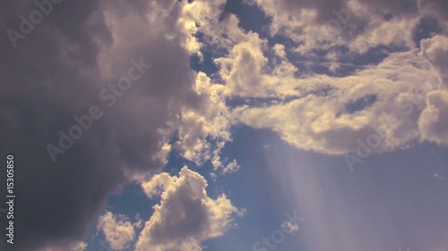luz entre nubes