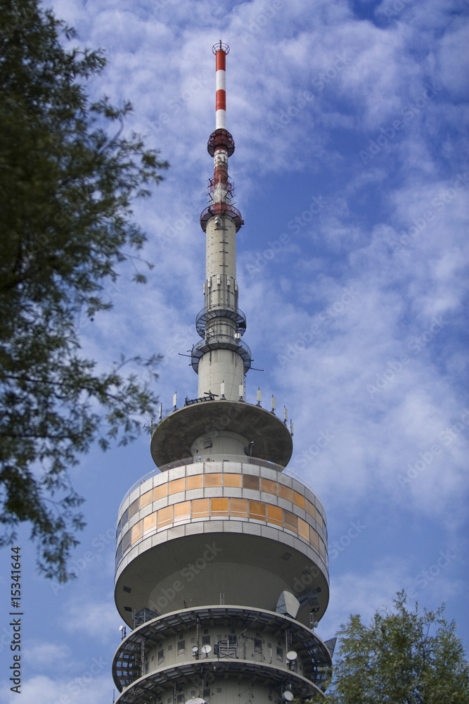 Fototapeta premium Olympiaturm Fernsehturm München