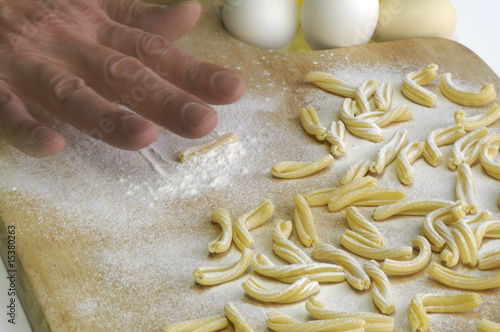 Preparazione degli strozzapreti photo