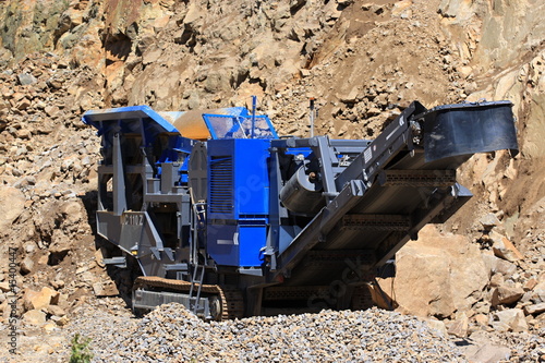 Canvas Print Stone Crusher