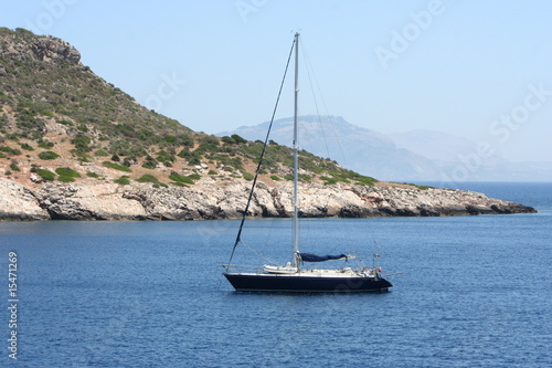 barca a vela tra le isole Egadi © Lifeinapixel