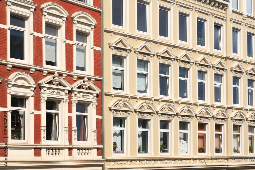 Obraz premium Wohnhaus, Hausfassade, Mietswohnungen,Kiel,Deutschland