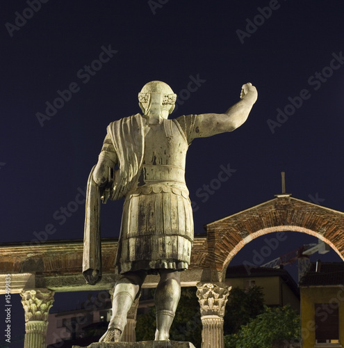 Statua dell'imperatore Costantino, Milano photo