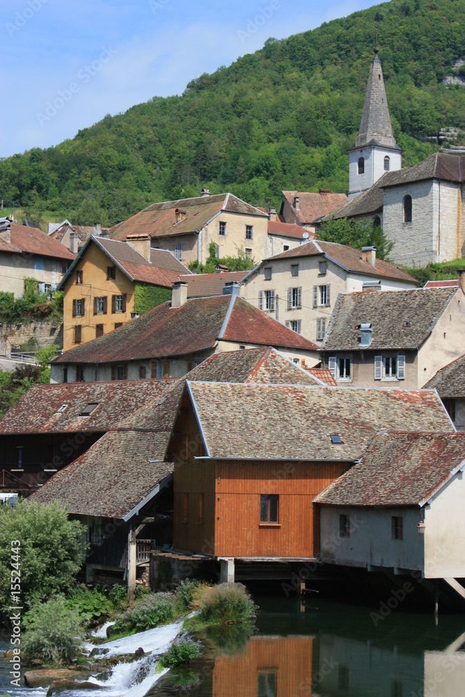 Constructions sur l'eau à Lods