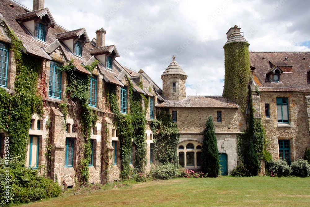 Fototapeta premium Tourelles de l'Abbaye des Vaux de Cernay