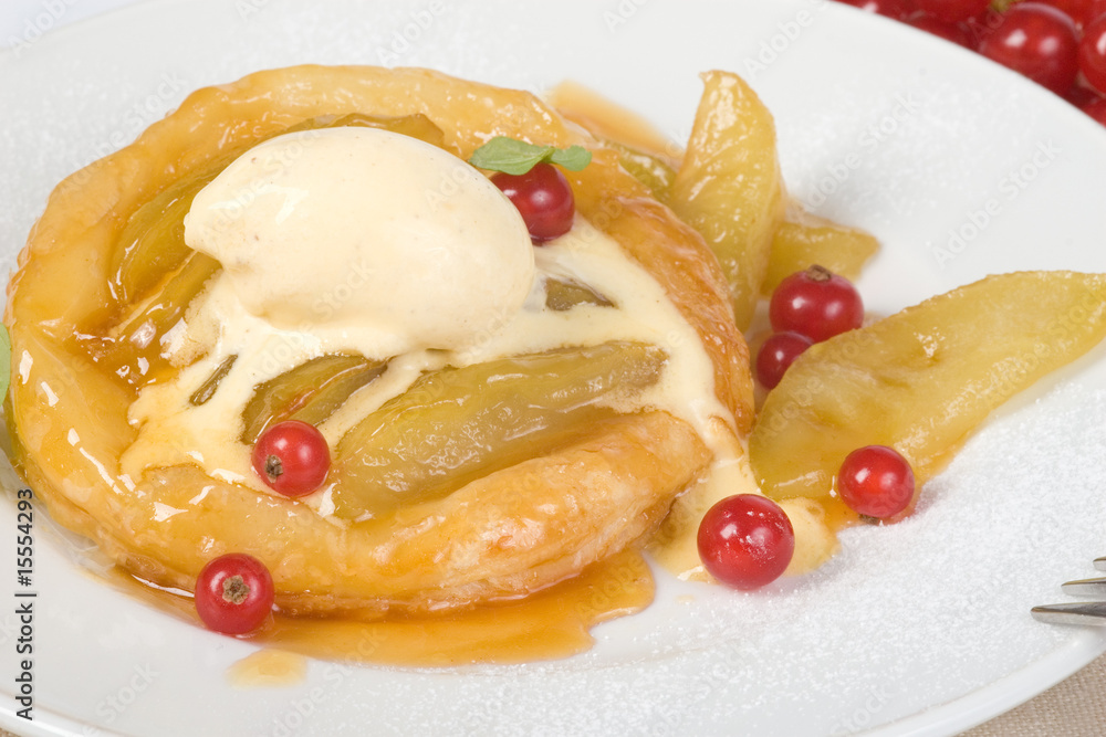 Apfelspalten mit Eis Apfelspalten mit Eis