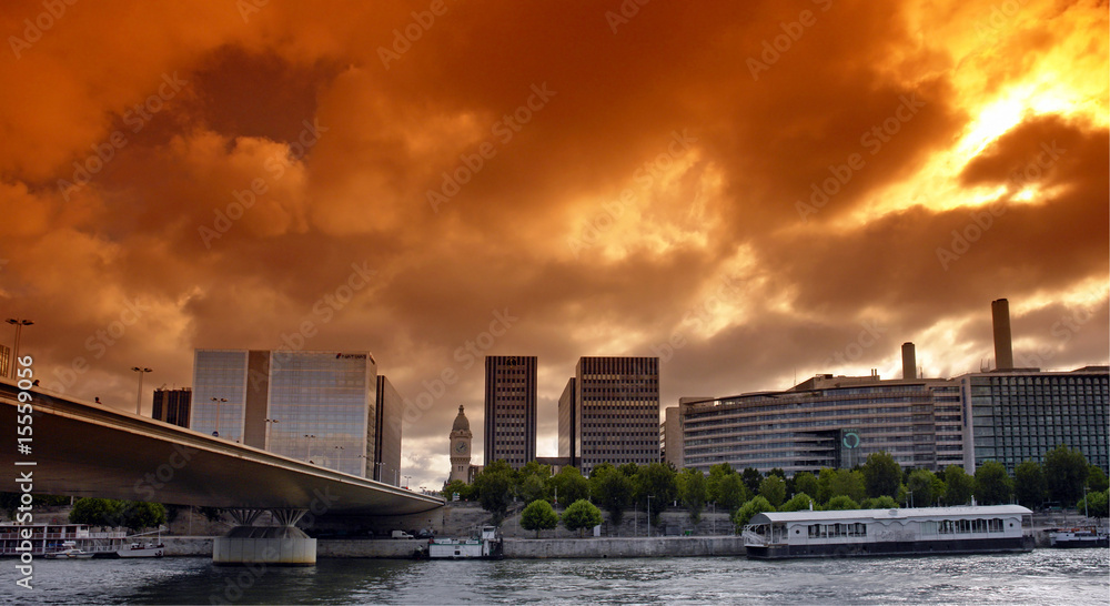 Paris gare de lyon et pont Charles-de-Gaulle