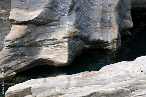 Rocce levigate in Vallemaggia - Svizzera