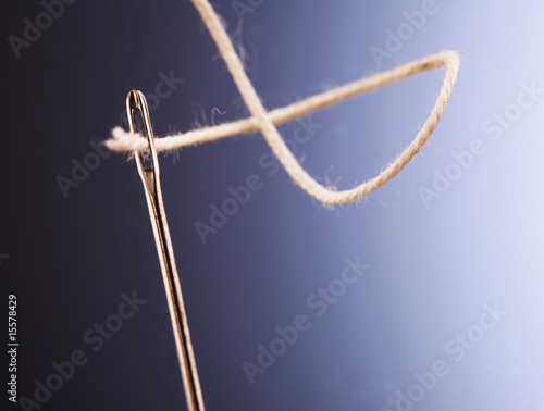 Needle with a thread © shyshka