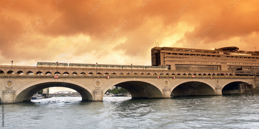 Pont de Bercy et ministère de l'économie