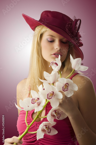 Fototapeta Naklejka Na Ścianę i Meble -  red hat anf flowers
