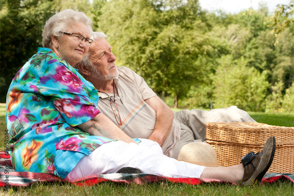 Fototapeta premium Elderly couple enjoying the spring