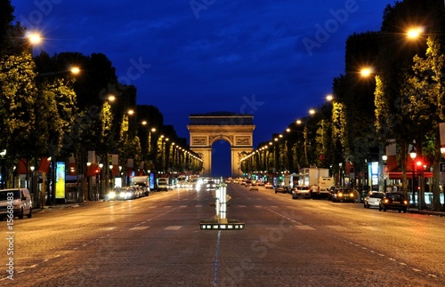 Canvas Print The Champs-Elysées by night