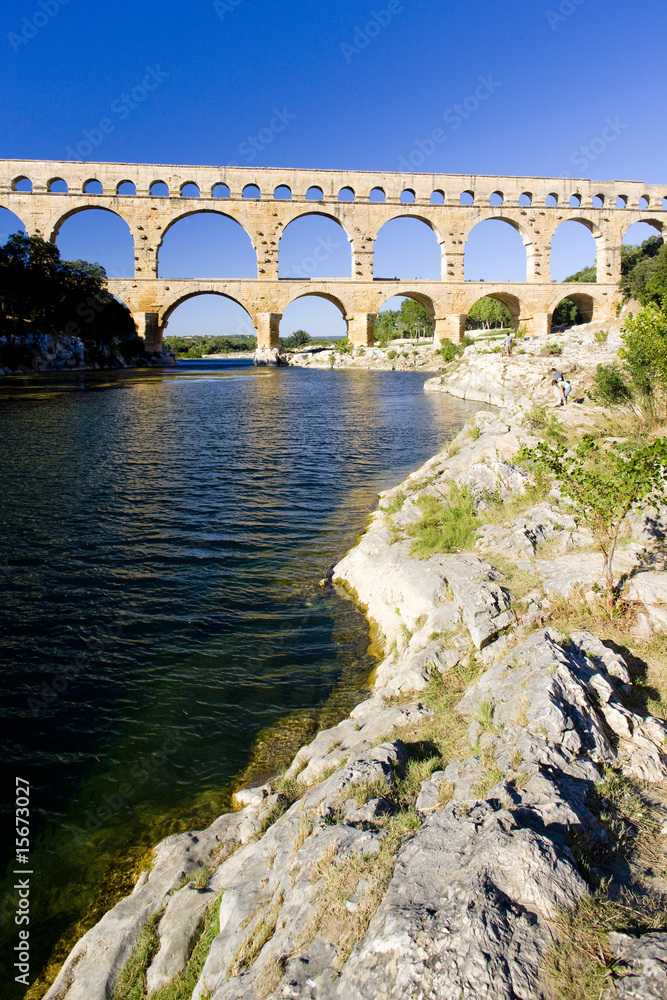 Fototapeta premium Roman aqueduct, Pont du Gard, Languedoc-Roussillon, France